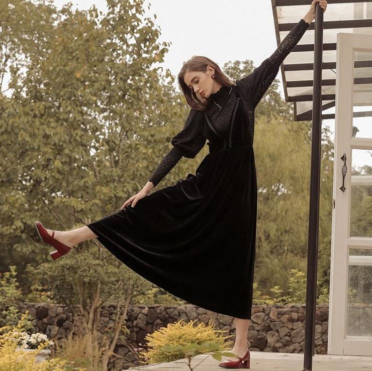 Vカットベルベットワンピース br18-3 – Q'e