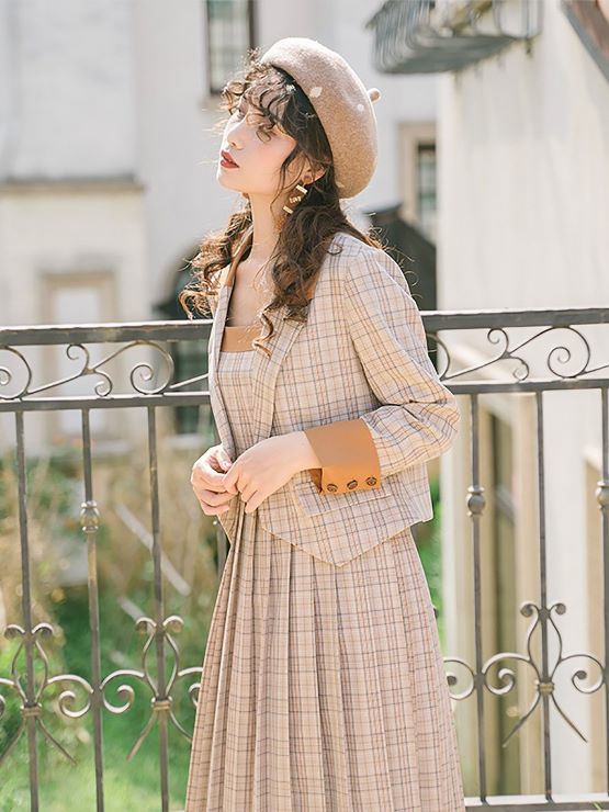 チェック柄ジャケットとワンピースのセットアップ br8-79 – Q'e